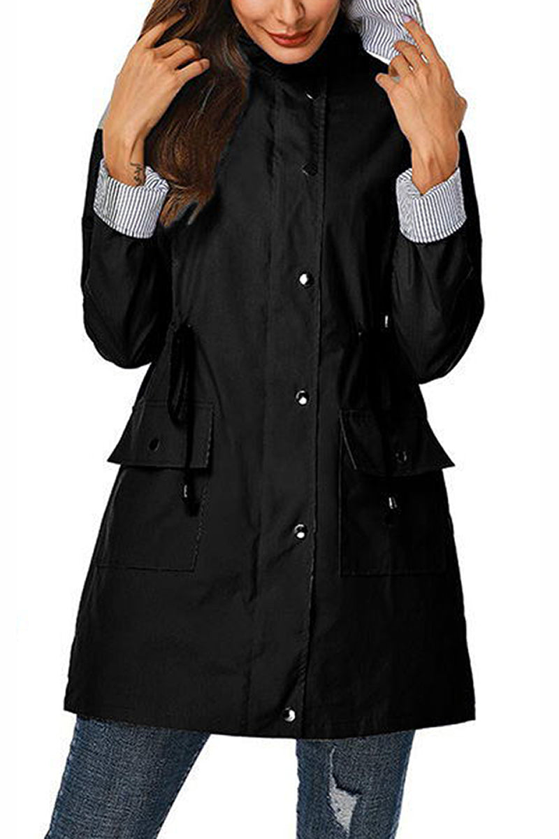 Chaqueta ligera para mujer con capucha y cordón ajustable – TAMIRA LightShield