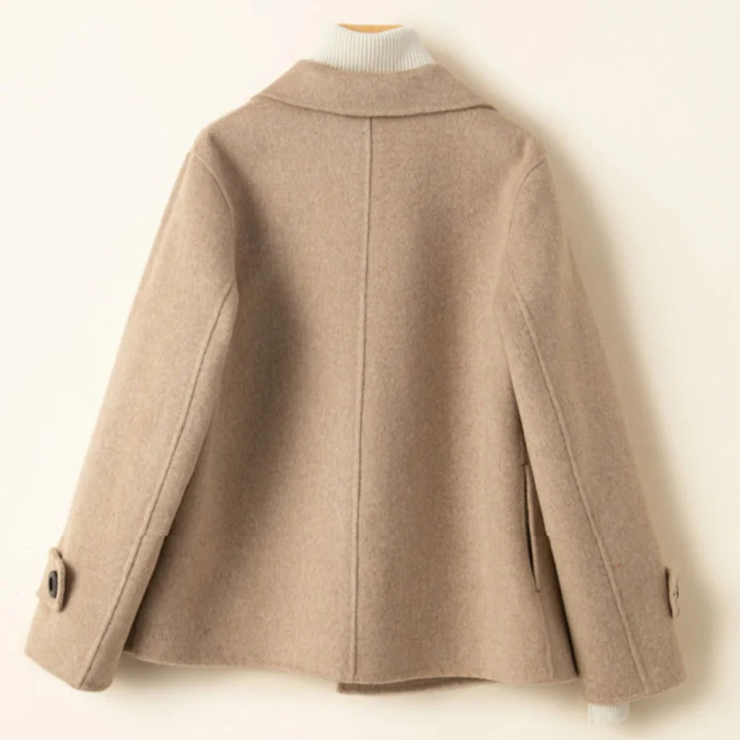 Chaqueta corta de lana con corte clásico para mujer – AIRLEA WoolElegance