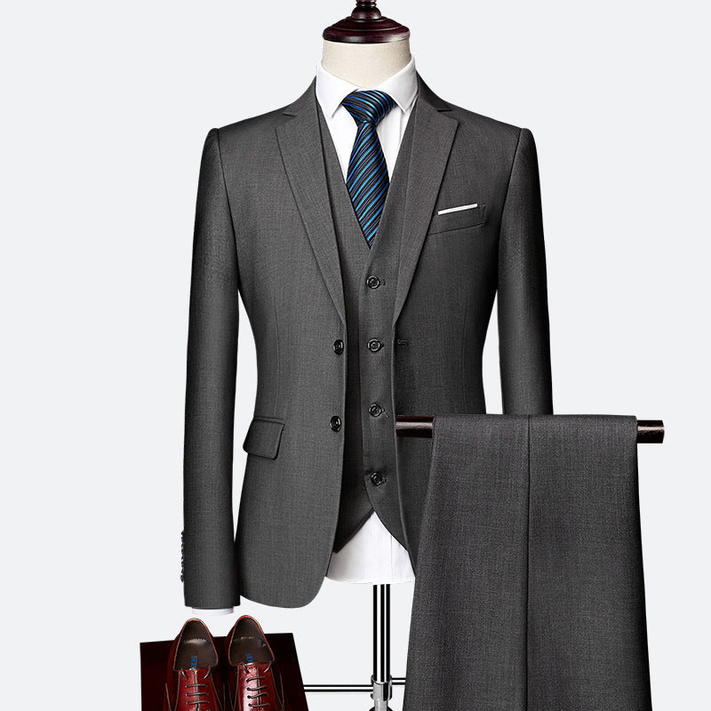 CYPRUS - Traje de tres piezas elegante para hombre