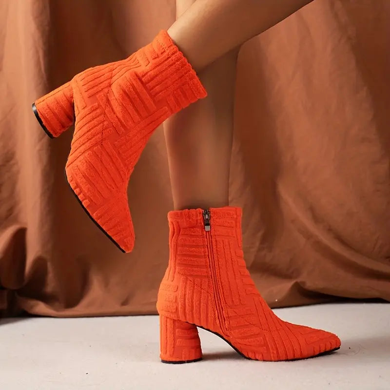 HELENA – Botines de tacón grueso para mujer con diseño monocromático