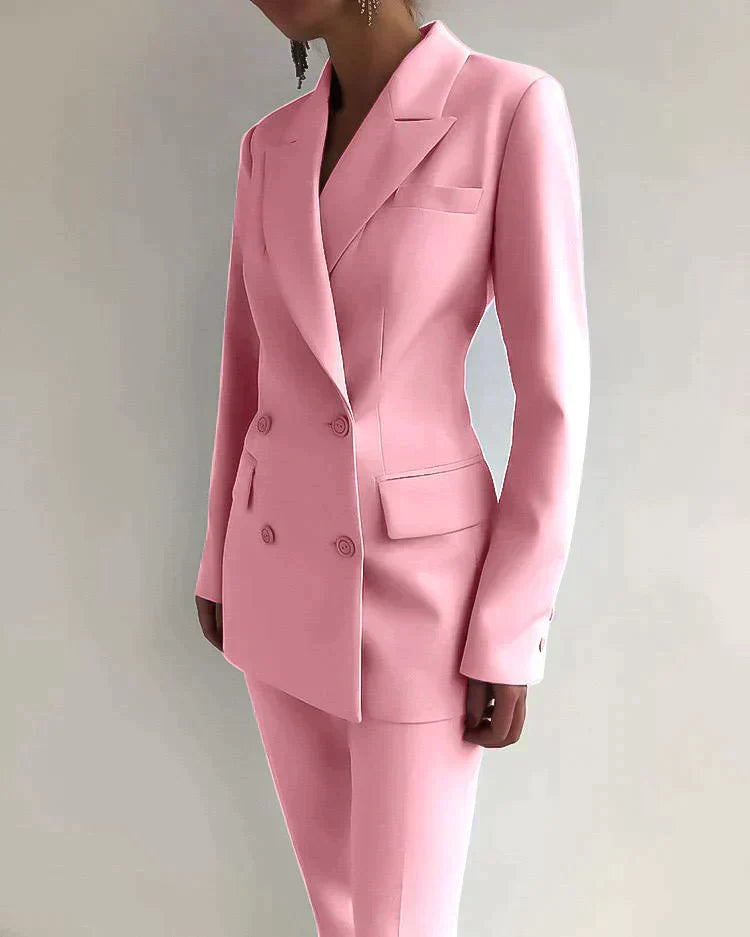 Traje femenino de blazer cruzada y pantalón entallado – VALÉRIA