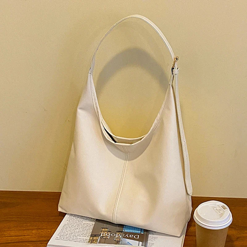 LEYNA - Bolso sofisticado con diseño minimalista para mujer