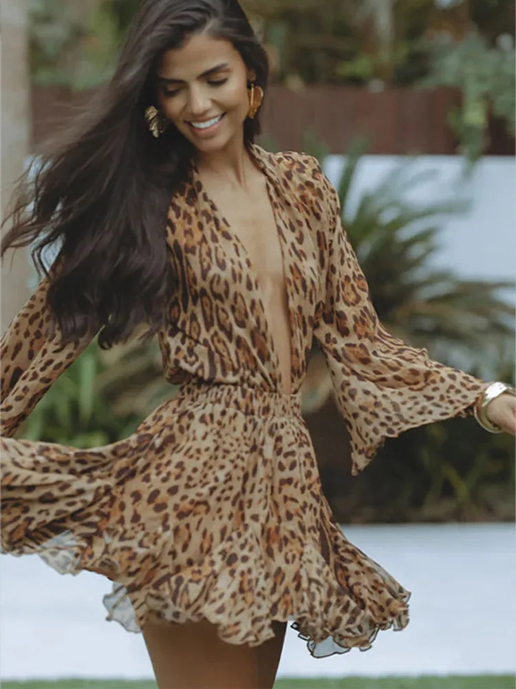 Vestido ajustado de dos piezas con estampado animal y falda mini – SELYA WildGlow