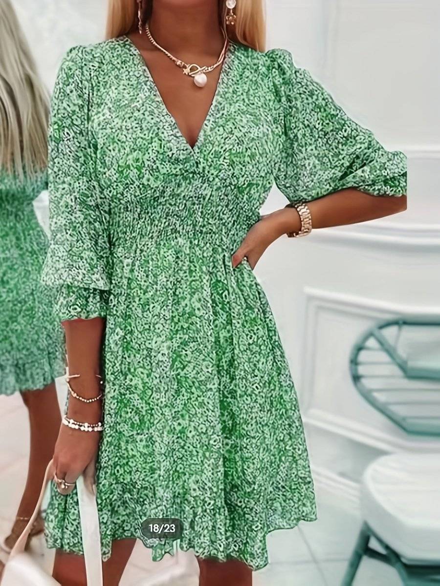 Vestido de verano con estampado floral verde y corte fluido – SIENNA VerdeBloom