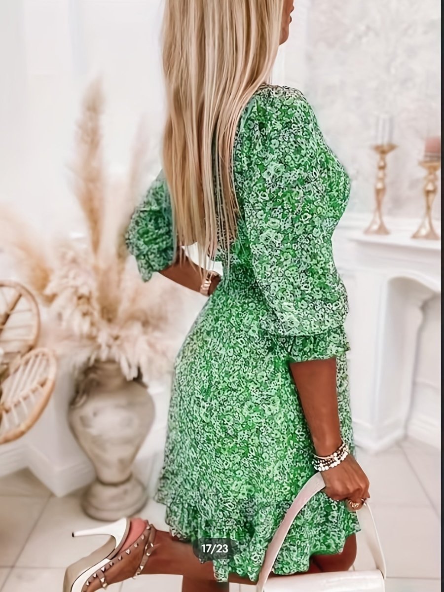 Vestido de verano con estampado floral verde y corte fluido – SIENNA VerdeBloom
