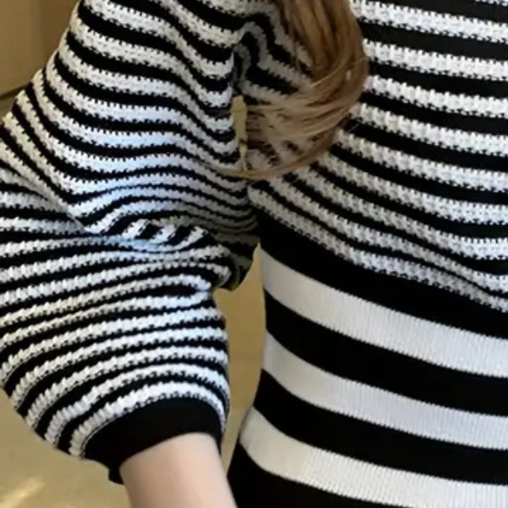 Jersey de punto a rayas con tacto suave y corte relajado – MAELYS Stripe