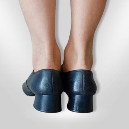 Sandalias clásicas de cuero con tiras cruzadas y suela cómoda – EMMARA