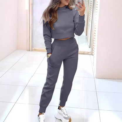 Conjunto athleisure de dos piezas con top corto y pantalón cómodo – LÉNA ActiveEase