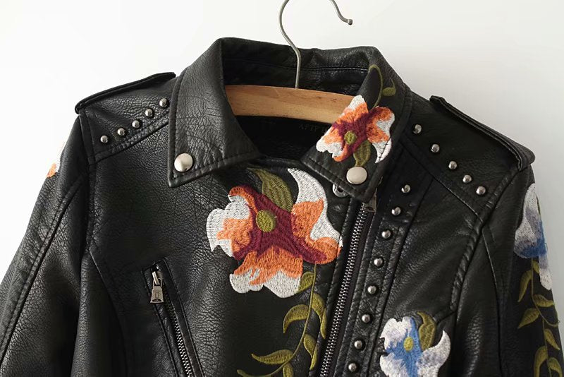 Alessia - Chaqueta de cuero con flores bordadas para mujer