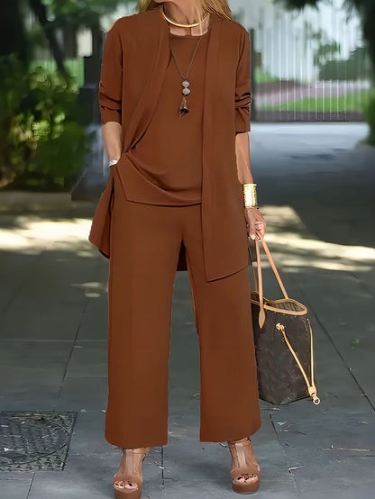 Conjunto chic de tres piezas con blazer, top y pantalón – LAYARA