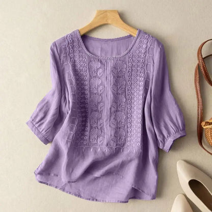 Blusa relajada con bordados artesanales y tejido ligero – AURORA