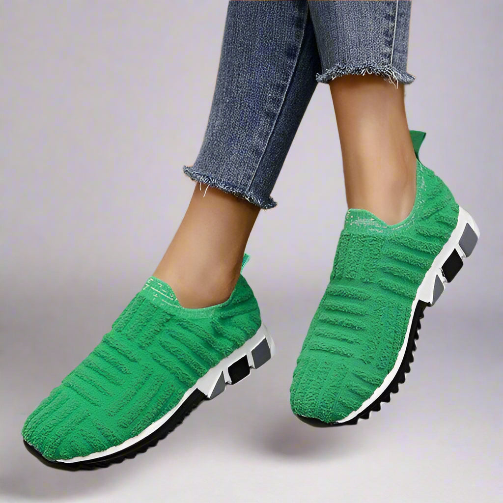 Zapatillas deportivas modernas para mujer con suela gruesa – LUNARIA